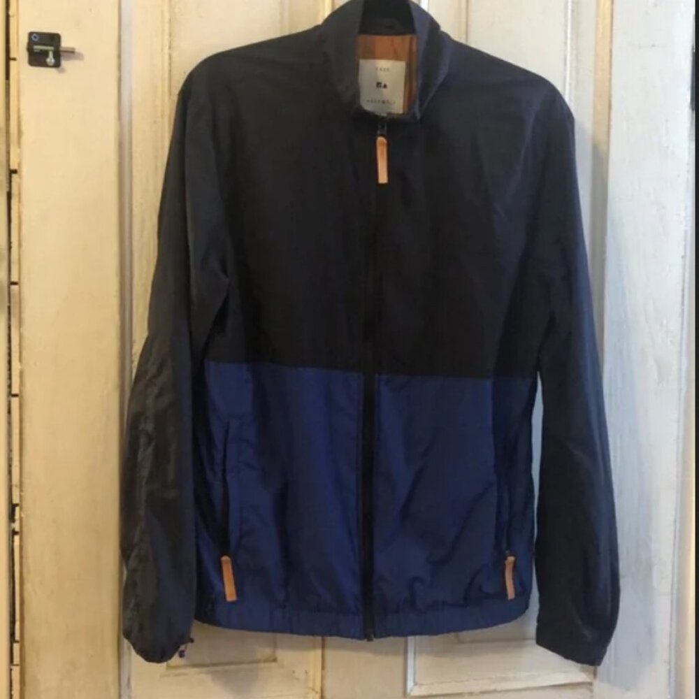 Free Assembly Men's Size S Windbreaker Jacket Full Zipper Mock Neck Lined Blue